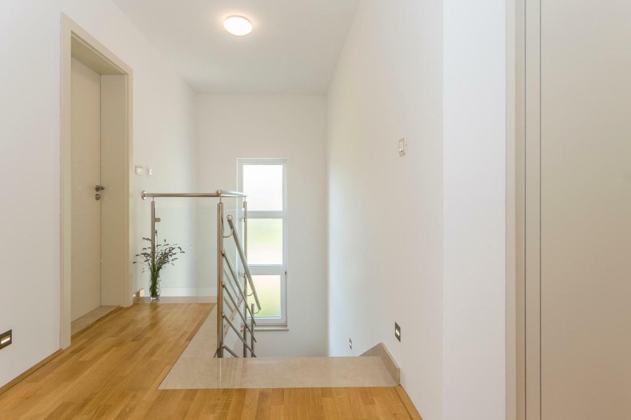 Villa Sweet Home Marija With Heated Pool Split Luaran gambar