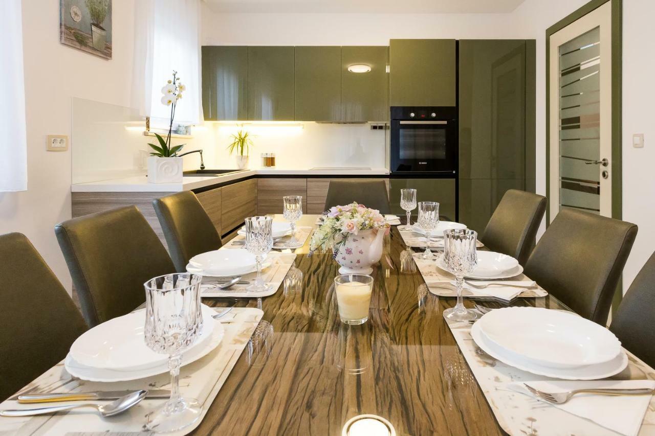 Villa Sweet Home Marija With Heated Pool Split Luaran gambar