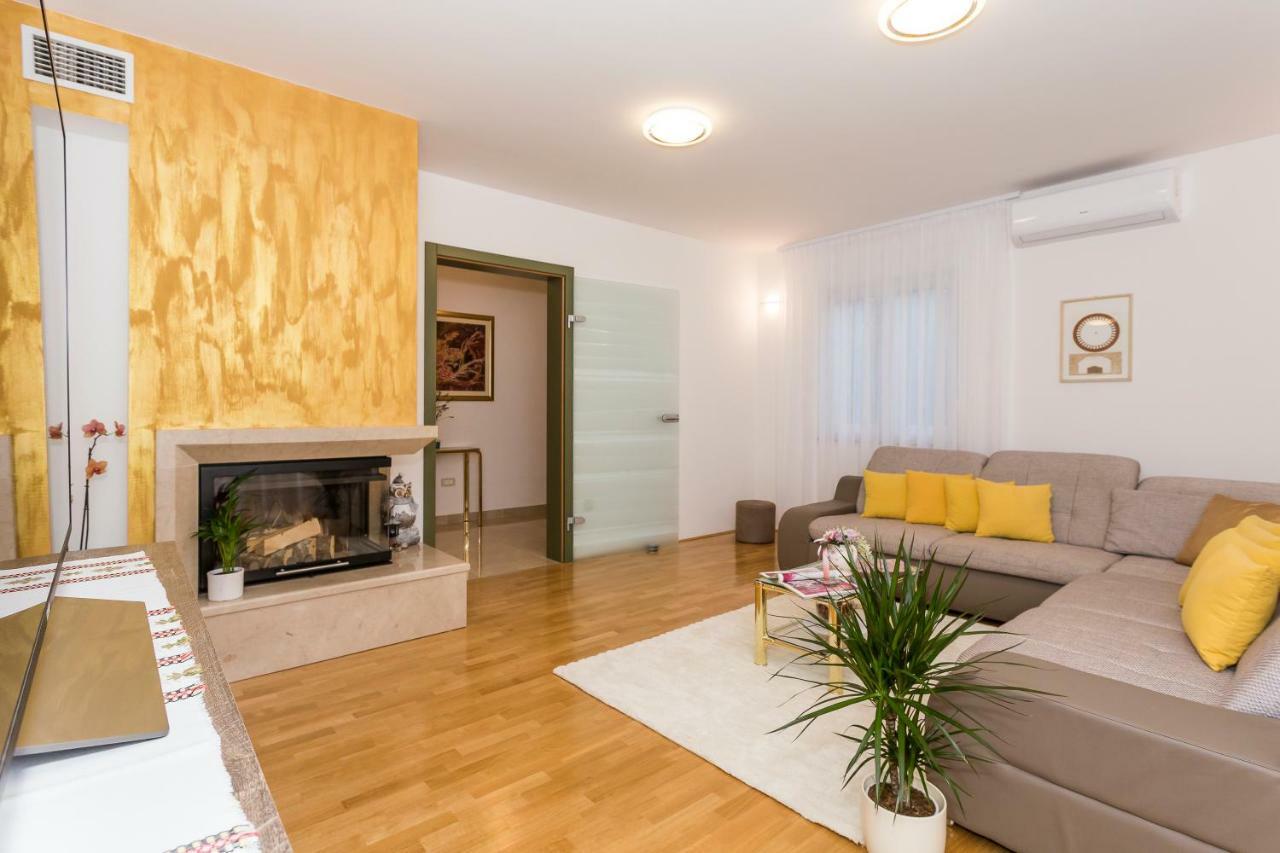 Villa Sweet Home Marija With Heated Pool Split Luaran gambar